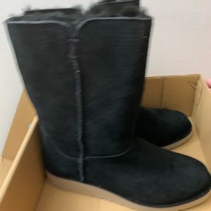 Koolaburra by Ugg Black Suede Boots